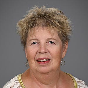 portrait of Lisa Baer