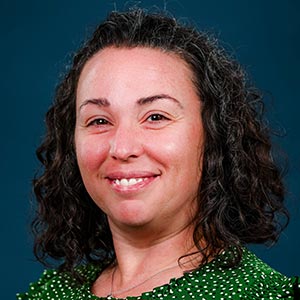 portrait of Courtney Cramer