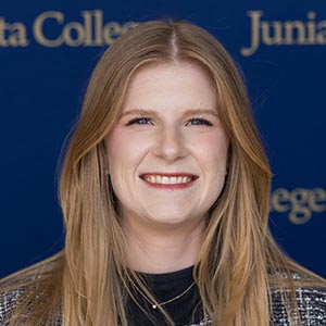 portrait of Maggie Toole